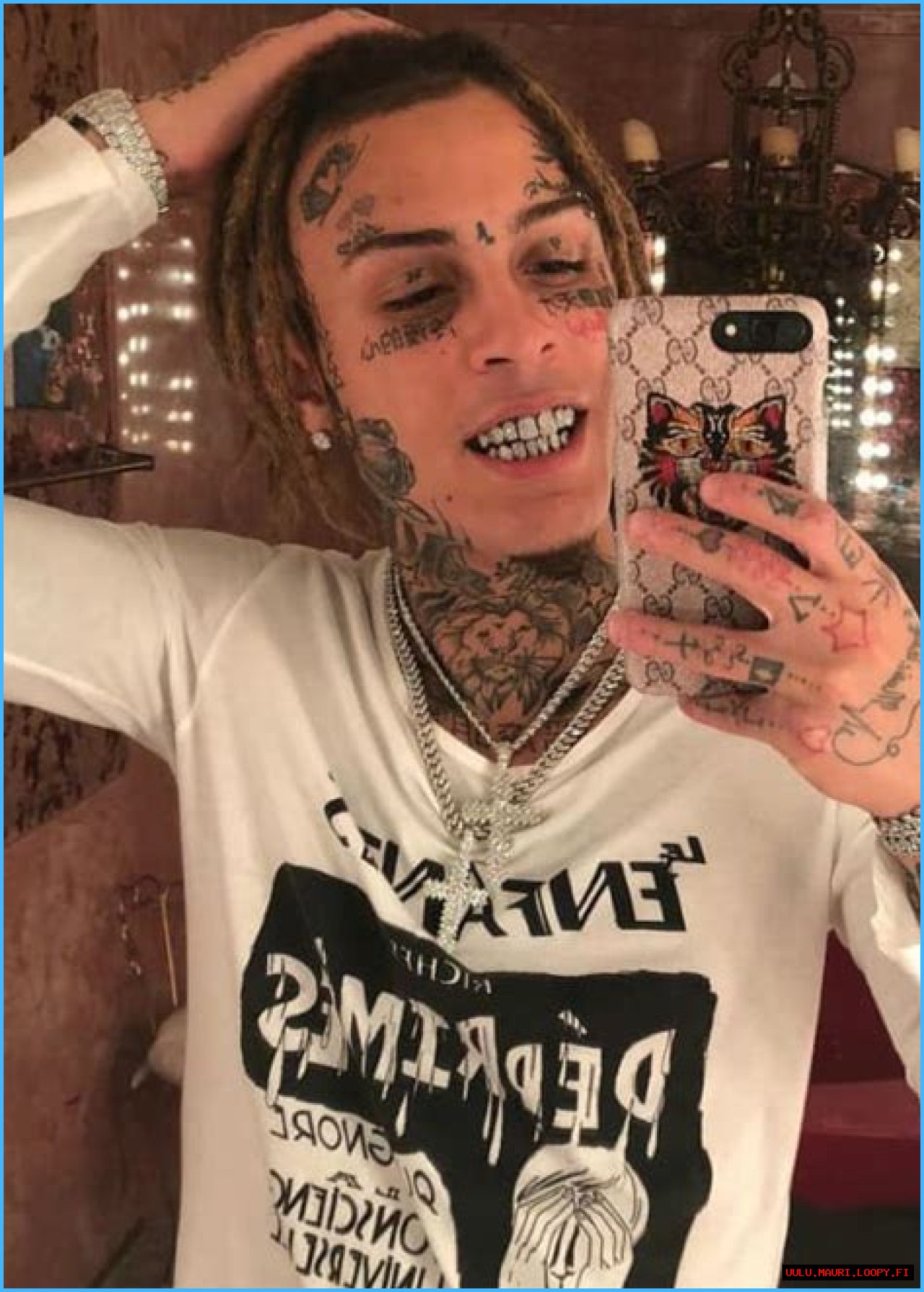 HTML